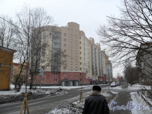 Улица Гладкова, дом 18. Вид со стороны Турбинной улицы. Фото март 2013 г.