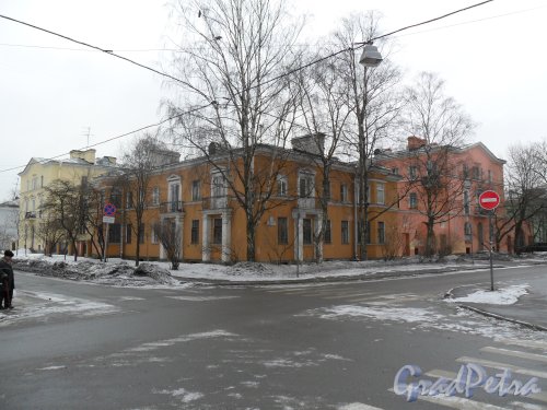 Улица Гладкова, дом 16 / Турбинная ул., дом 6. Вид со стороны улицы Турбинной. Фото март 2013 г.