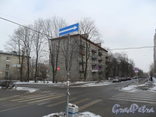 Улица Гладкова, дом 29. Вид со стороны Севастопольской улицы. Фото март 2013 г.