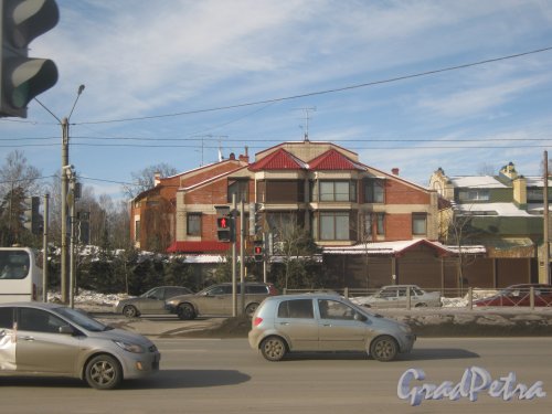 Софийская ул. (Шувалово) , дом 26. Общий вид с Выборгского шоссе. Фото 16 марта 2013 г.
