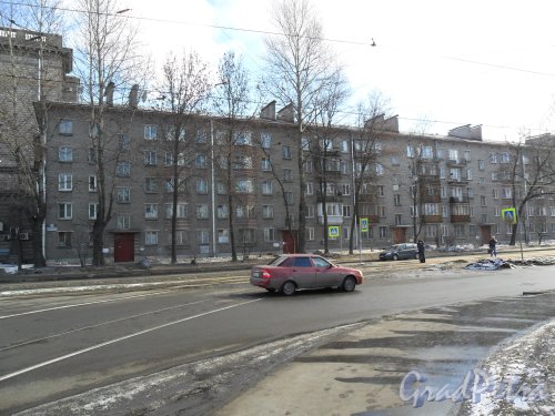 Кронштадтская улица, дом 6. Вид от остановки трамвая. Фото март 2013 г.