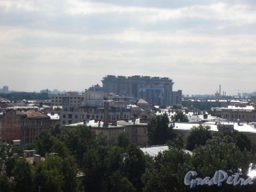 Киевская улица, дом 3-5. Вид на жилой комплекс с Троицкого собора. Фото 21 августа 2012 г.
