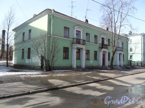 Улица Косинова, дом 15. Фото апрель 2013 г.