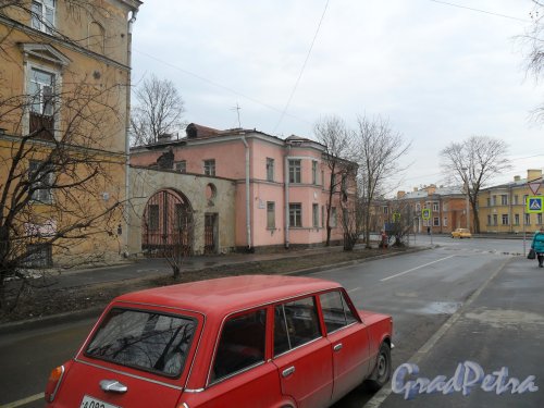 Улица Севастопольская, дом 30. Фото 13 апреля 2013 г.