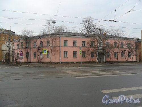 Улица Севастопольская, дом 30. Вид дома со стороны улицы Трефолева. Фото 13 апреля 2013 г.
