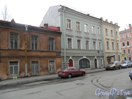 Улица Лабутина, дом 29(справа). Слева улица Лабутина, дом 29.