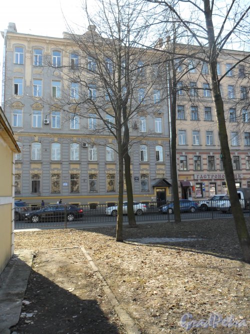 Садовая улица, дом 104, итер А. Площадь Тургенева. Фото апрель 2013 г.
