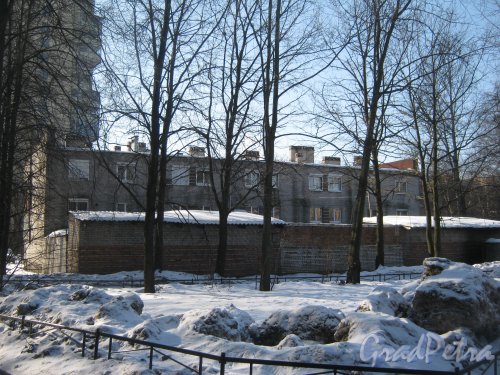 Ул. Харченко, дом 2. Общий вид со стороны дома 7. Фото 10 марта 2013 г.