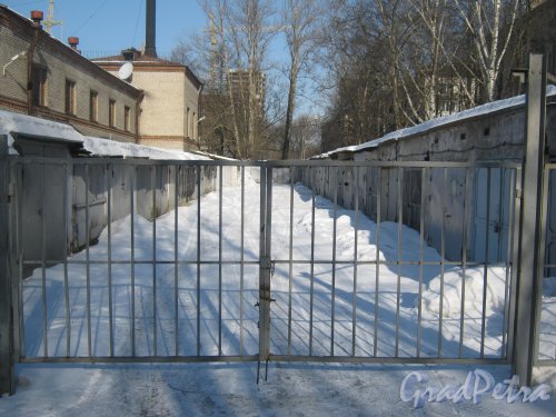 Ул. Харченко, дом 4. Общий вид на гаражную территорию. Фото 10 марта 2013 г.