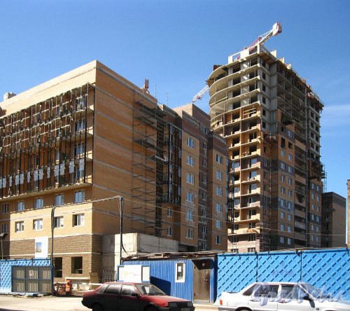 Ул. Шкапина, дом 31. Строительство нового жилого дома. Фасад в сторону Обводного канала. Фото 22 апреля 2013 г.