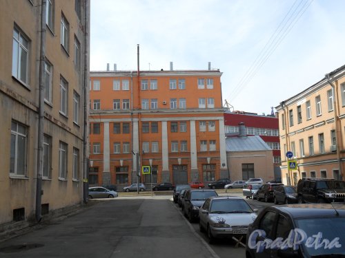 Улица Лоцманская, дом 3. Вид дома с Витебской улицы. Фото май 2013 г.