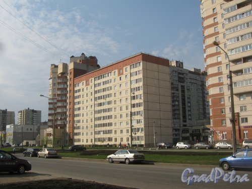 Караваевская ул., дом 26, корпус 1. Общий вид со стороны Скачкова пер. Фото 13 мая 2013 г.