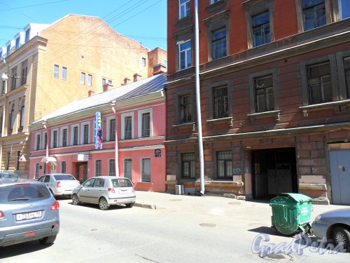 Улица Средняя Подьяческая, дом 4. Фото 16 мая 2013 г.