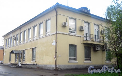 Ул. Коммуны, дом 66. Общий вид здания. Фото 17 мая 2013 г.