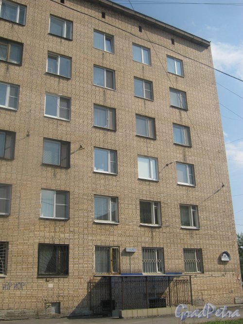 Ул. Трефолева, дом 22. Общий вид со стороны дома 24. Фото 18 мая 2013 г.