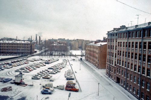 Перспектива Саратовской улицы (правая) и Астраханской улицы (левая) до строительства жилого дома по Финляндскому проспекту. Фото апрель 1976 года.