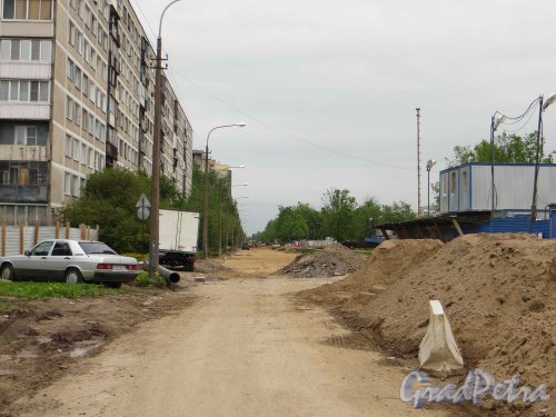 Перспектива улицы Евдокима Огнева от Дальневосточного проспекта во время ремонтных работ. Фото 25 мая 2013 г.