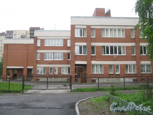 Ул. Маршала Казакова, дом 30. Фрагмент здания. Фото 26 мая 2013 г.