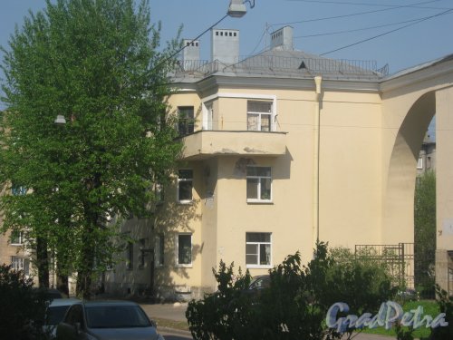 Турбинная ул., дом 38. Фрагмент здания со стороны ул. Белоусова. Фото 18 мая 2013 г.