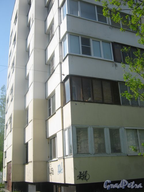 Турбинная ул., дом 35, корпус 2. Вид со стороны ул. Белоусова. Фото 18 мая 2013 г.
