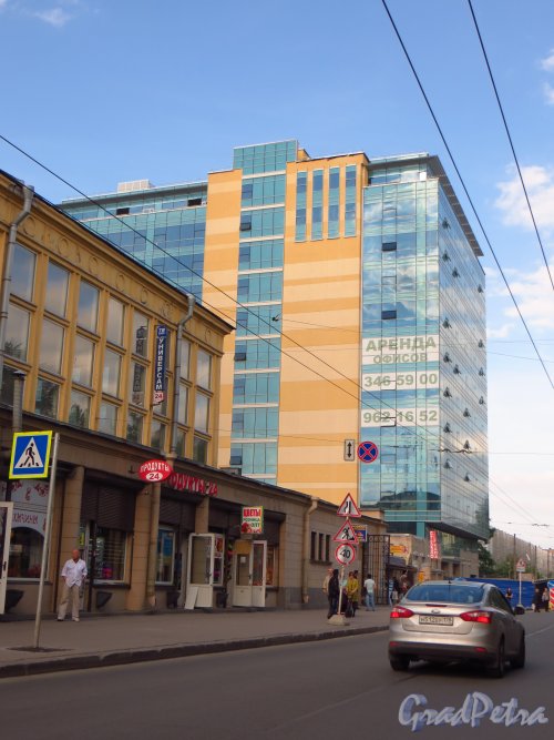 Улица Решетникова, дом 14. Общий вид нового бизнес центра. Фото 28 мая 2013 г.
