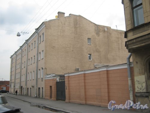 Ул. Черняховского, дом 73. Общий вид здания. Фото 10 июня 2013 г.