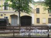 Ул. Черняховского, дом 63-65. Фрагменты фасадов и таблички  сномерами домов. Фото 12 июня 2013 г.