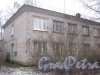 Красное Село (Горелово), ул. Заречная, дом 14. Фрагмент здания со стороны фасада. Фото 4 января 2014 г.