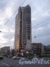 Варшавская ул., дом 59. Вид многоэтажного дома на закате. Фото 24 февраля 2014 г.