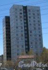 Ул. Маршала Новикова, дом 13. Общий вид здания. Фото 25 апреля 2014 г.