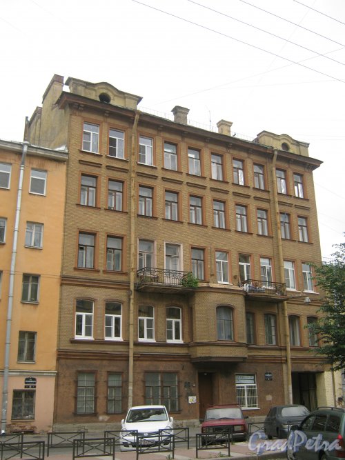 Ул. Черняховского, дом 41. Общий вид со стороны фасада. Фото 14 июня 2013 г.