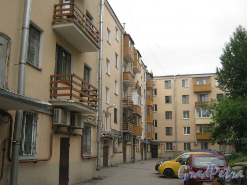 Ул. Черняховского, дом 16. Общий вид со стороны двора. Фото 14 июня 2013 г.