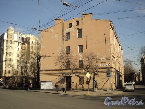 Бармалеева улица, дом 33. Брандмауэр дома со стороны Левашовского проспекта. Фото апрель 2011 г.