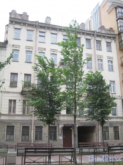Ул. Черняховского, дом 27. Вид со стороны дома 16. Фото 14 июня 2013 г.