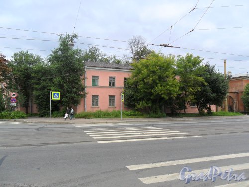 Улица Трефолева, дом 25. Угол улиц Трефолева и Севастопольской.