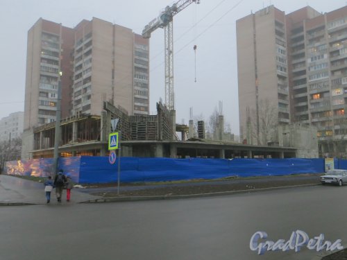 Малая Балканская, участок 1. Строительство нового торгового центра шаговой доступности. Фото 23 ноября 2013 г.