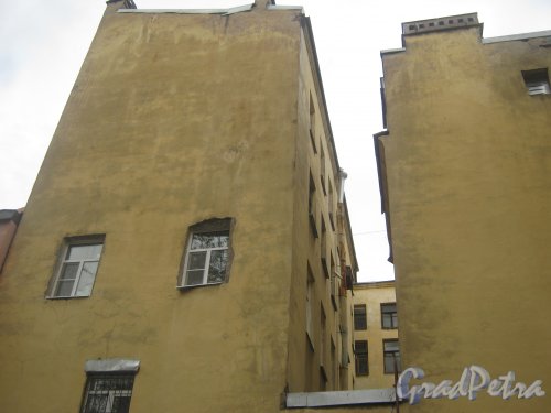 Рузовская ул., дом 29, литера А. Фрагмент здания со стороны Можайской ул. Фото 12 сентября 2013 г.