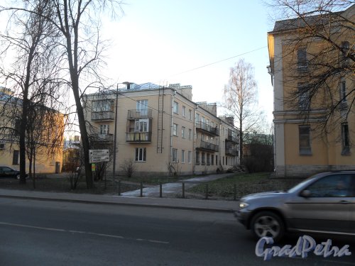 Город Пушкин, улица Средняя, дом 15. Фото ноябрь 2013 года.