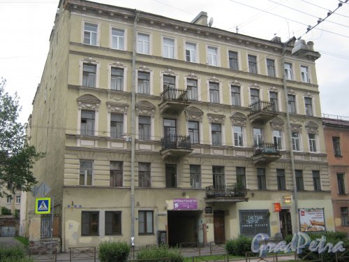 Ул. Черняховского, дом 11. Общий вид здания. Фото 14 июня 2013 г.