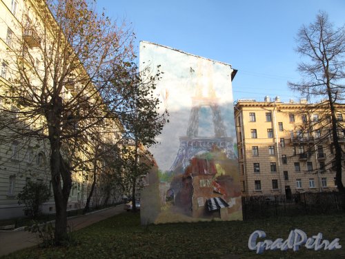 Молдагуловой ул., д. 3. Роспись стены «Париж»-2. Фото ноябрь 2012 г.