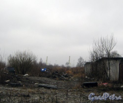 Ул. Маршала Казакова в районе домов 50. Вид в сторону порта. Фото 29 декабря 2013 г.