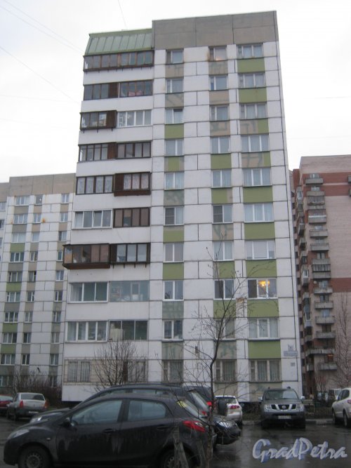 Ул. Маршала Казакова, дом 9, корпус 2. Вид со стороны дома 7. Фото февраль 2014 г.