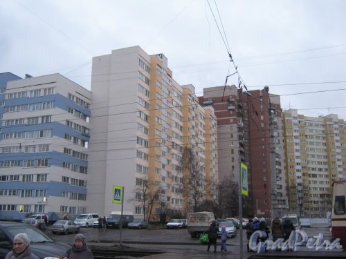 Ул. Маршала Казакова, дом 10, корпус 1. Вид со стороны дома 7. Фото февраль 2014 г.