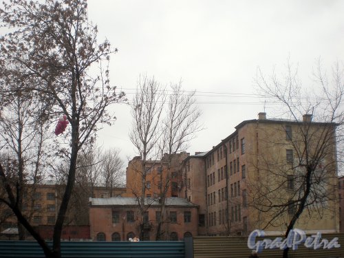 Вид на дома 9-11 по Сытнинской улице от Кронверкской улицы. Фото апрель 2010 г.