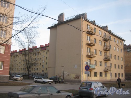Турбинная ул., дом 7. Общий вид здания со стороны Севастопольской ул. Фото 26 февраля 2014 г.