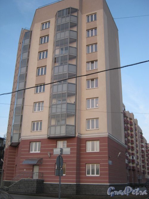 Ул. Гладкова, дом 18. Фрагмент здания со стороны Севастопольской ул. Фото 26 февраля 2014 г.