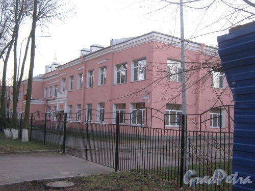Севастопольская ул., дом 11. Фрагмент здания со стороны фасада. Фото 26 февраля 2014 г.