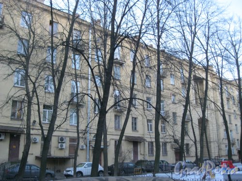 Ул. Бонч-Бруевича, дом 3. Фрагмент здания со стороны двора. Фото 18 марта 2014 г.