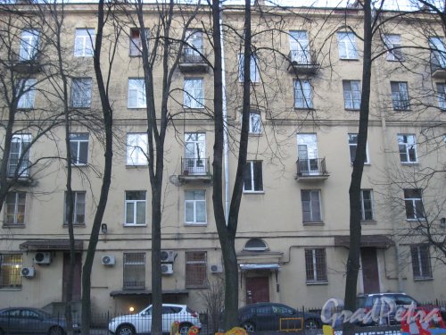 Ул. Бонч-Бруевича, дом 3. Фрагмент здания со стороны двора. Фото 18 марта 2014 г.