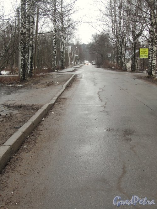Перспектива улицы Вологдина от Карьерной улицы в сторону Ольгинской дороги. Фото апрель 2012 г.